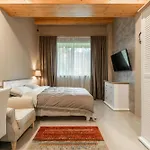 Hotel Aerotech Near Delhi Airport